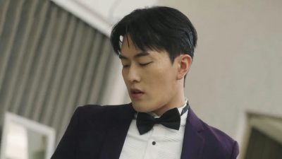 [GAYERDAR] 新郎和婚礼摄影师做爱。